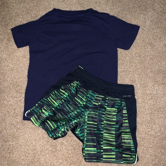 Toddler boys Nike outfit - Picture 2 of 4